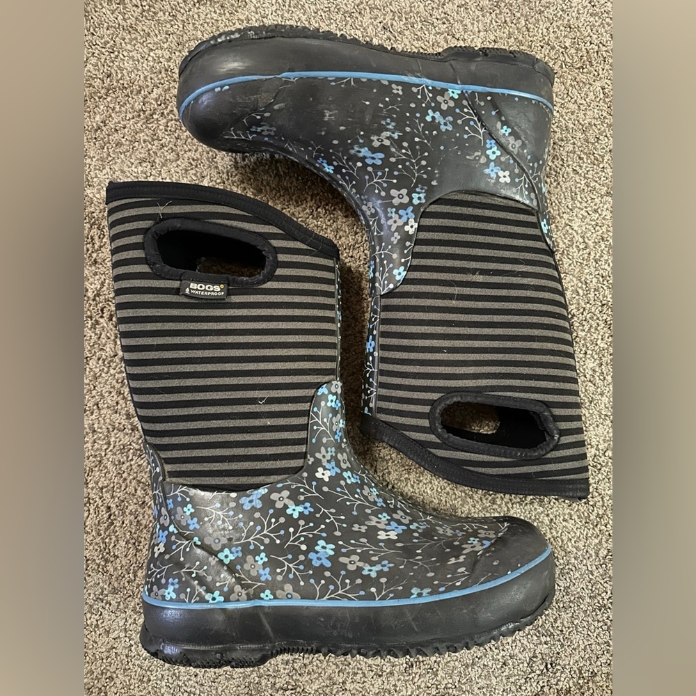 Girls Bog Boots size 5